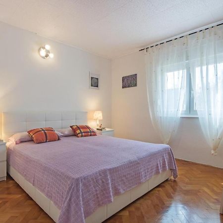 Awesome Apartment In Fazana With Wifi Eksteriør billede