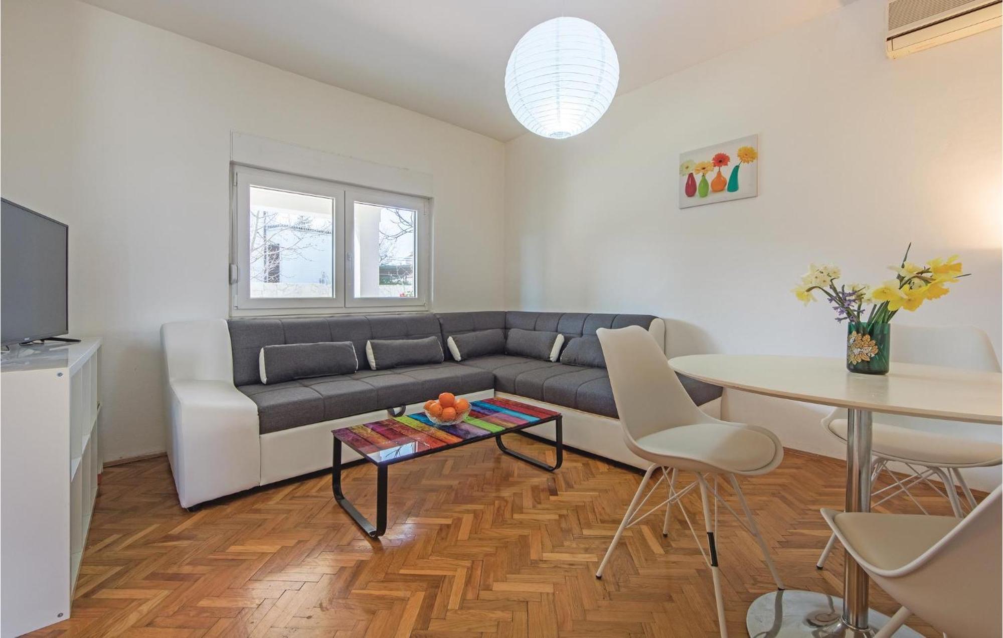 Awesome Apartment In Fazana With Wifi Eksteriør billede