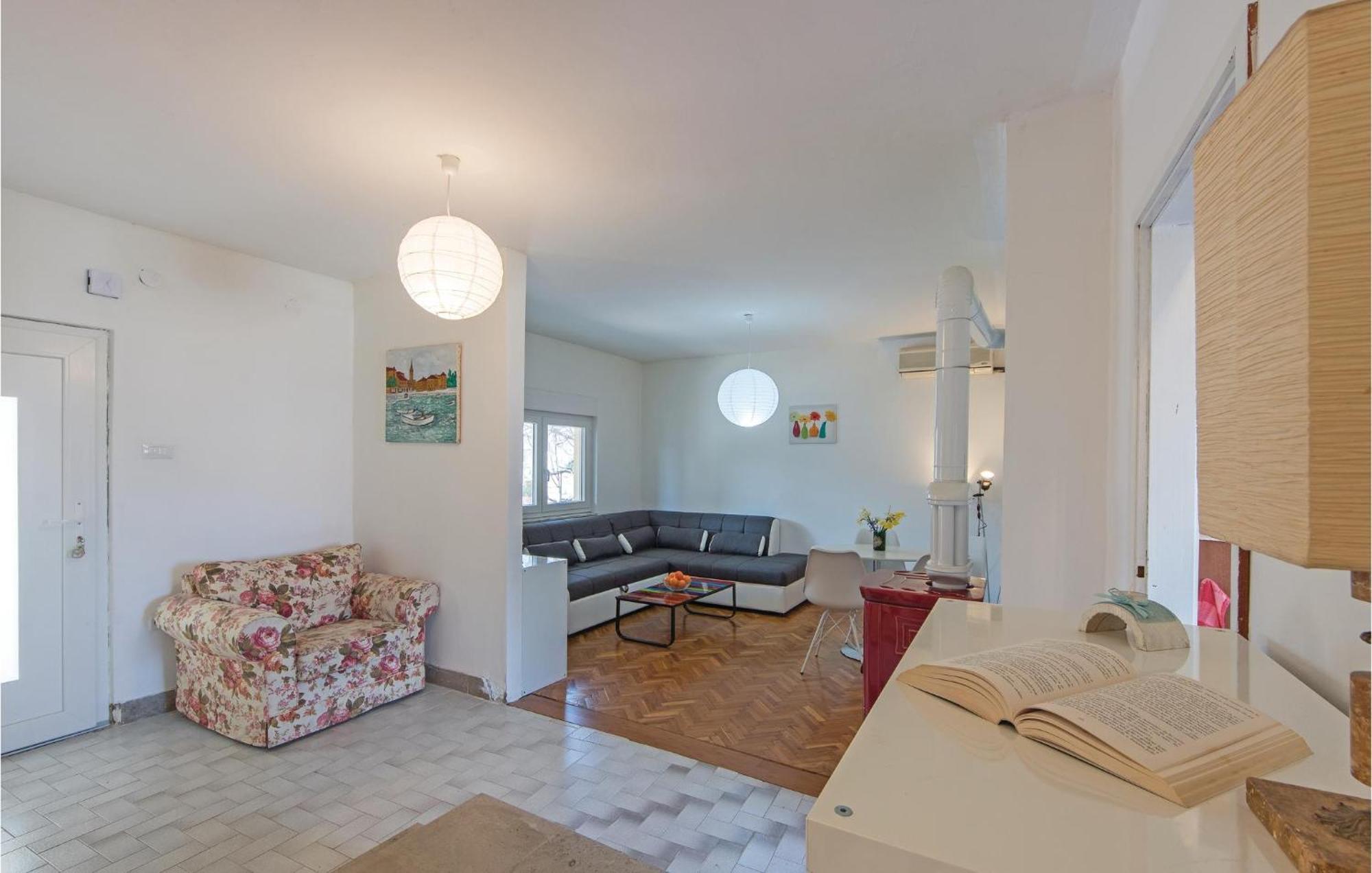 Awesome Apartment In Fazana With Wifi Eksteriør billede